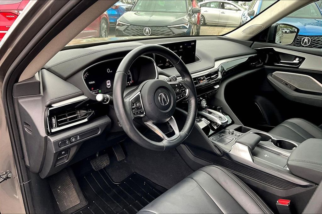 Used 2024 Acura MDX SH-AWD image 17