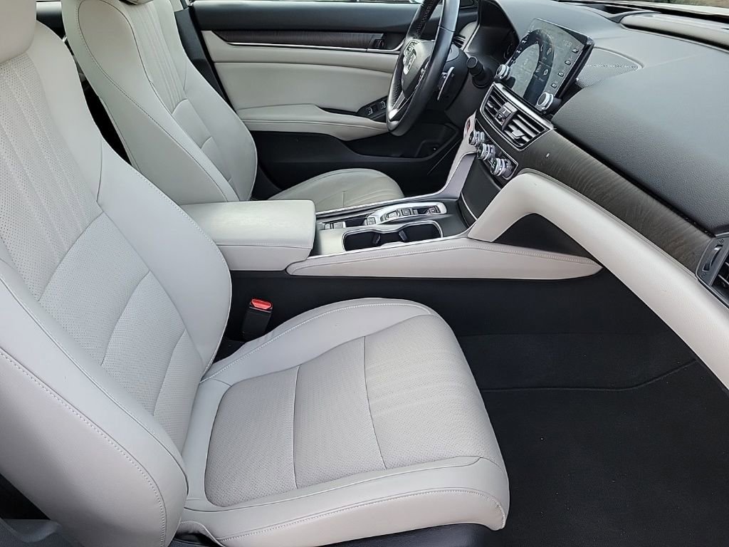 Used 2018 Honda Accord Touring image 15