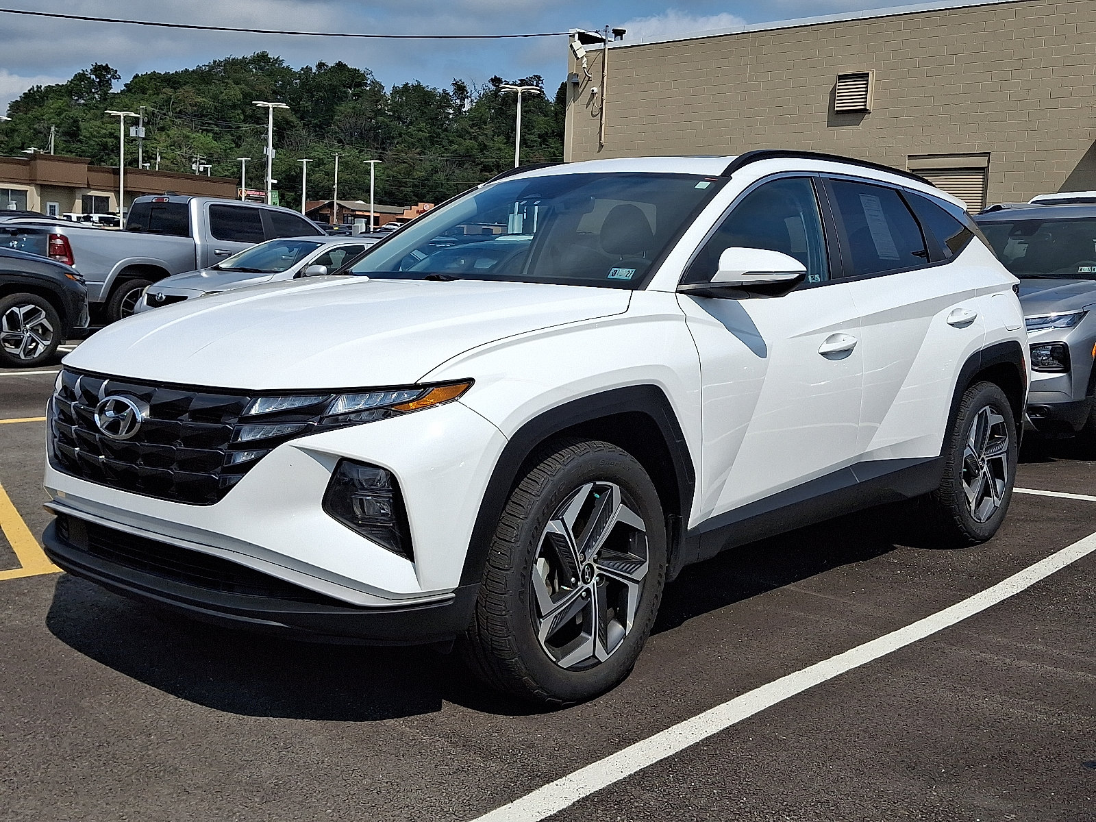 Used 2023 Hyundai Tucson SEL w/ Convenience Package AWD/4WD image 3