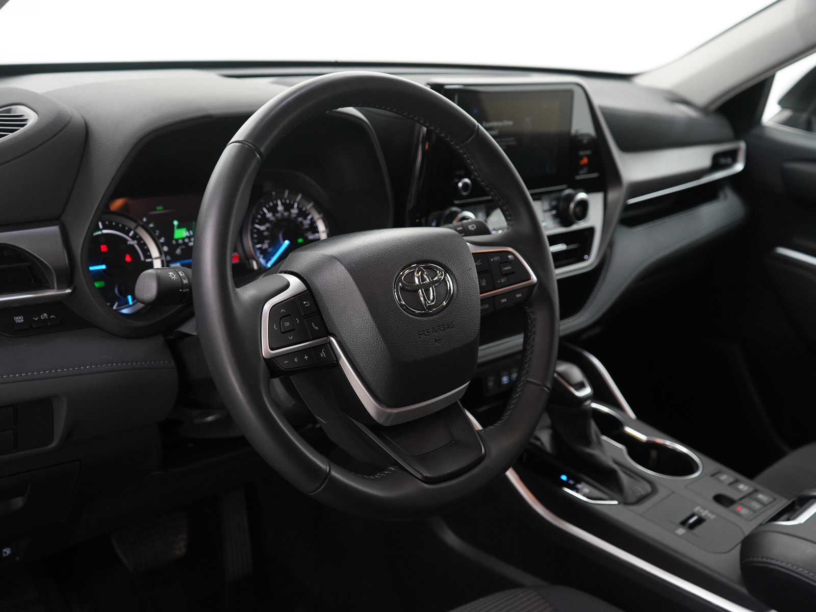 Used 2024 Toyota Highlander LE image 22