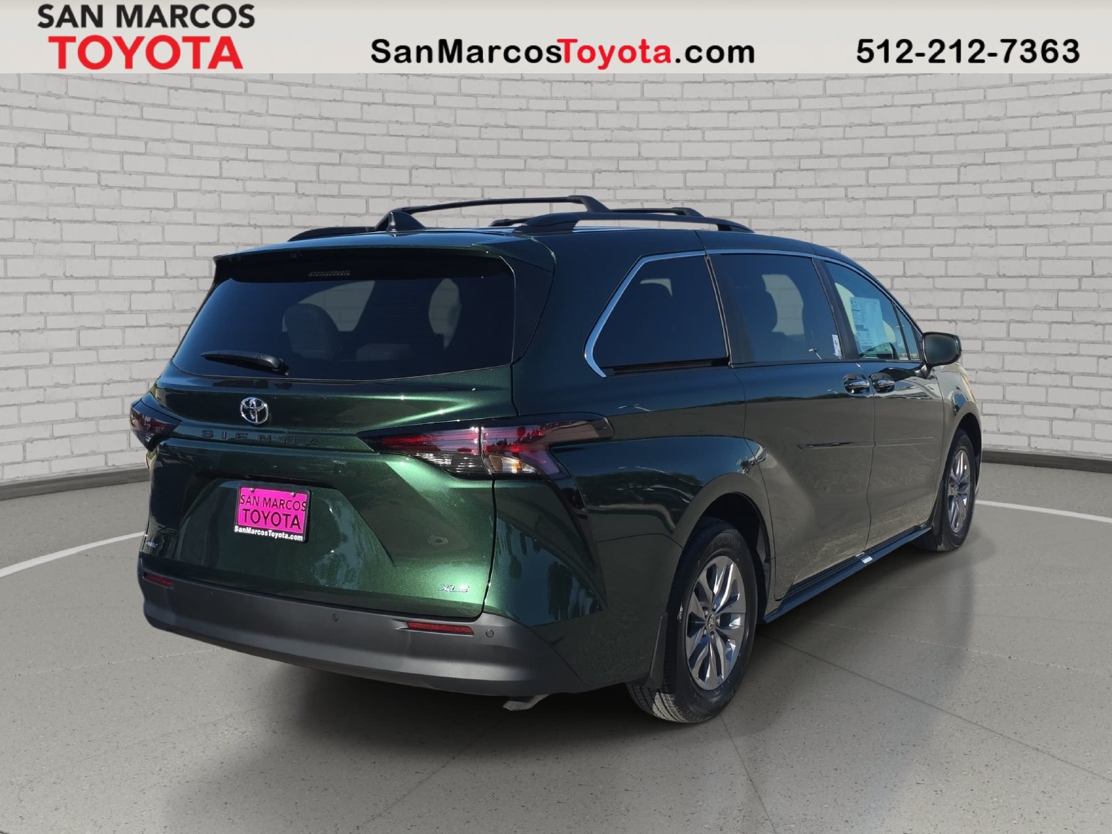 New 2026 Toyota Sienna XLE FWD image 5