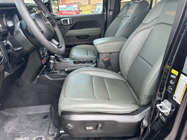 Certified 2025 Jeep Gladiator Mojave AWD/4WD image 10