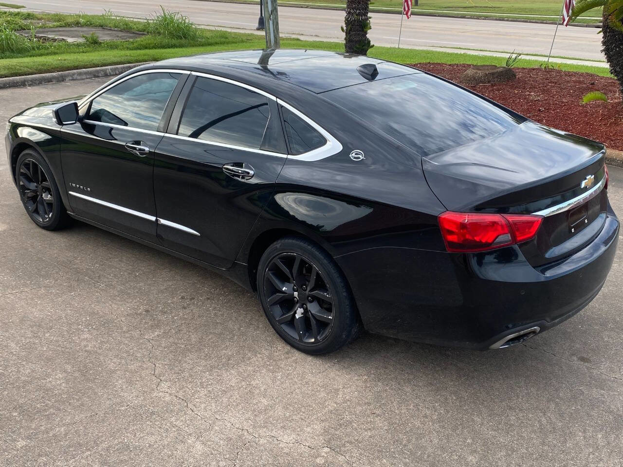 Used 2014 Chevrolet Impala LTZ image 2