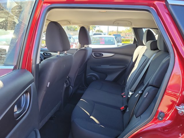 Used 2021 Nissan Rogue Sport S image 11