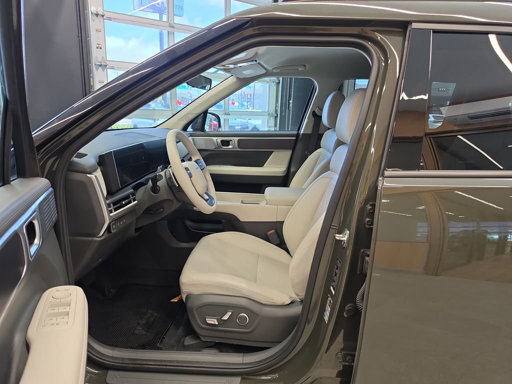 Used 2024 Hyundai Santa Fe SEL FWD image 13
