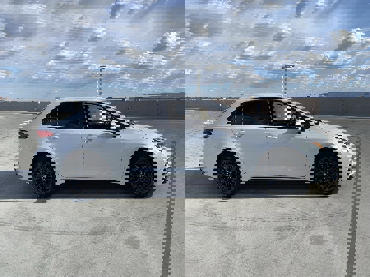 Used 2025 Toyota Corolla SE w/ Carpet Mat Package (TMS) image 3