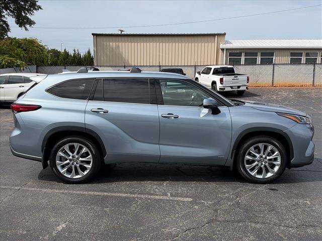 Used 2023 Toyota Highlander Limited AWD/4WD image 14