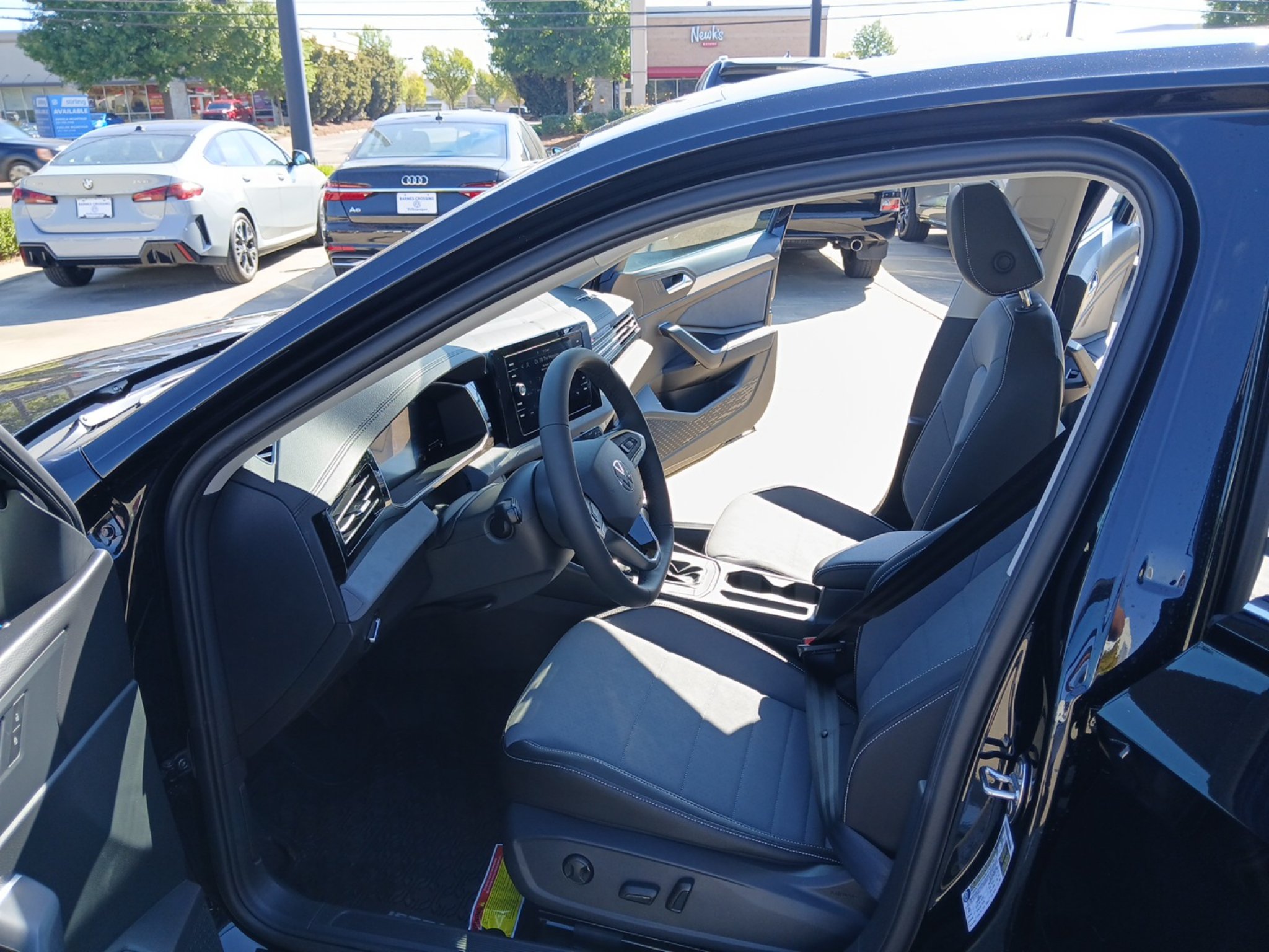 New 2027 Volkswagen Jetta SE FWD image 9