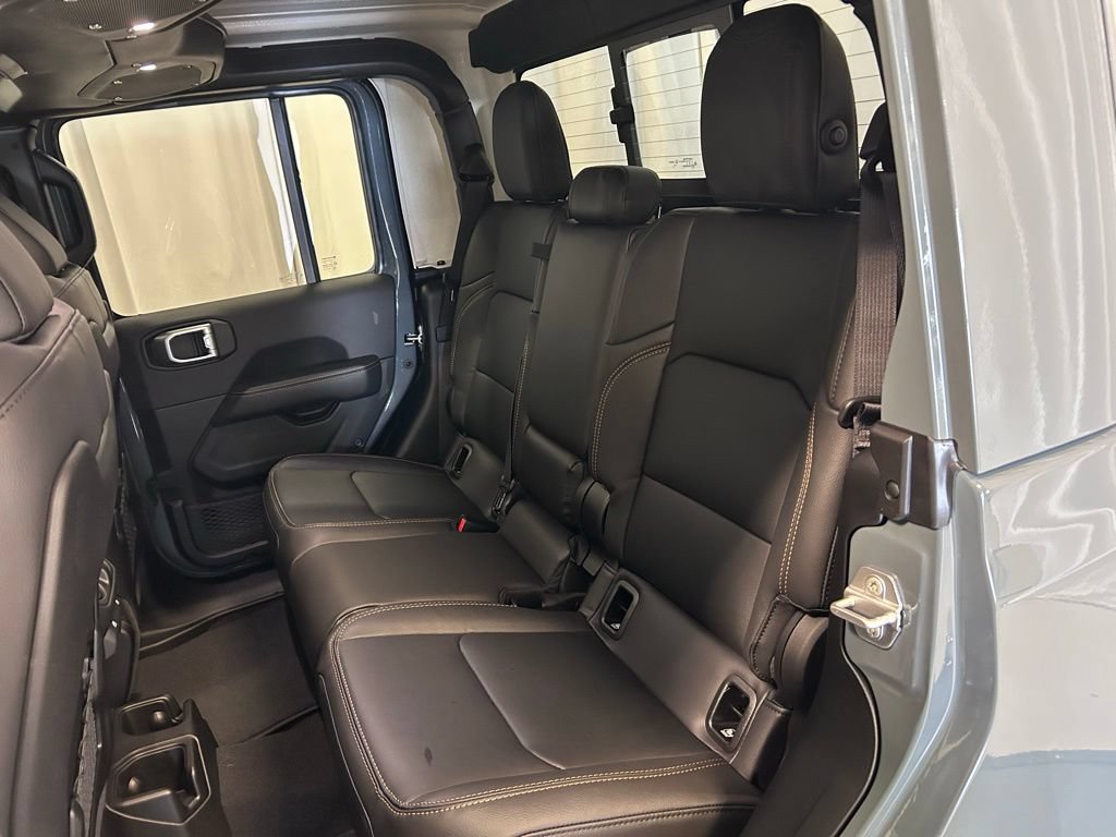 New 2026 Jeep Gladiator Sport AWD/4WD image 18