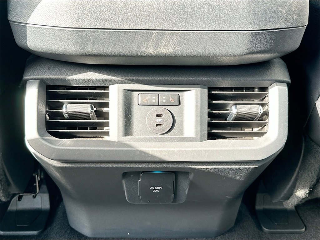 Used 2025 Ford F150 Lightning Lariat image 27