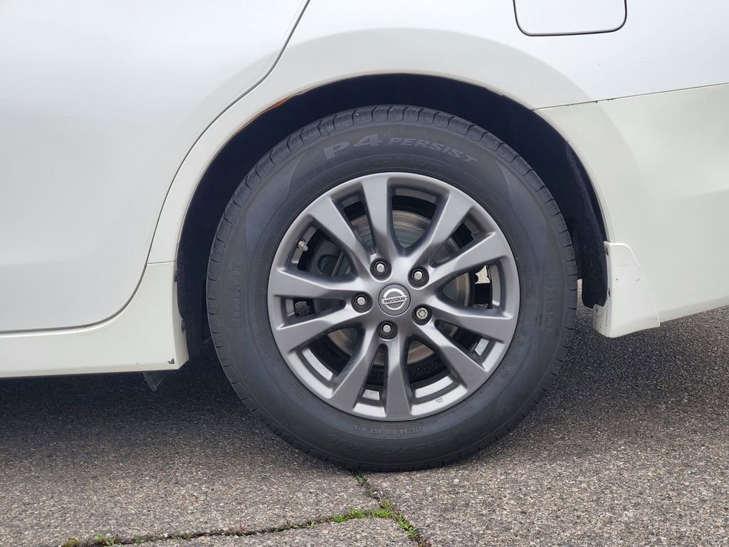 Used 2015 Nissan Altima 2.5 S w/ Sport Value Package FWD image 5