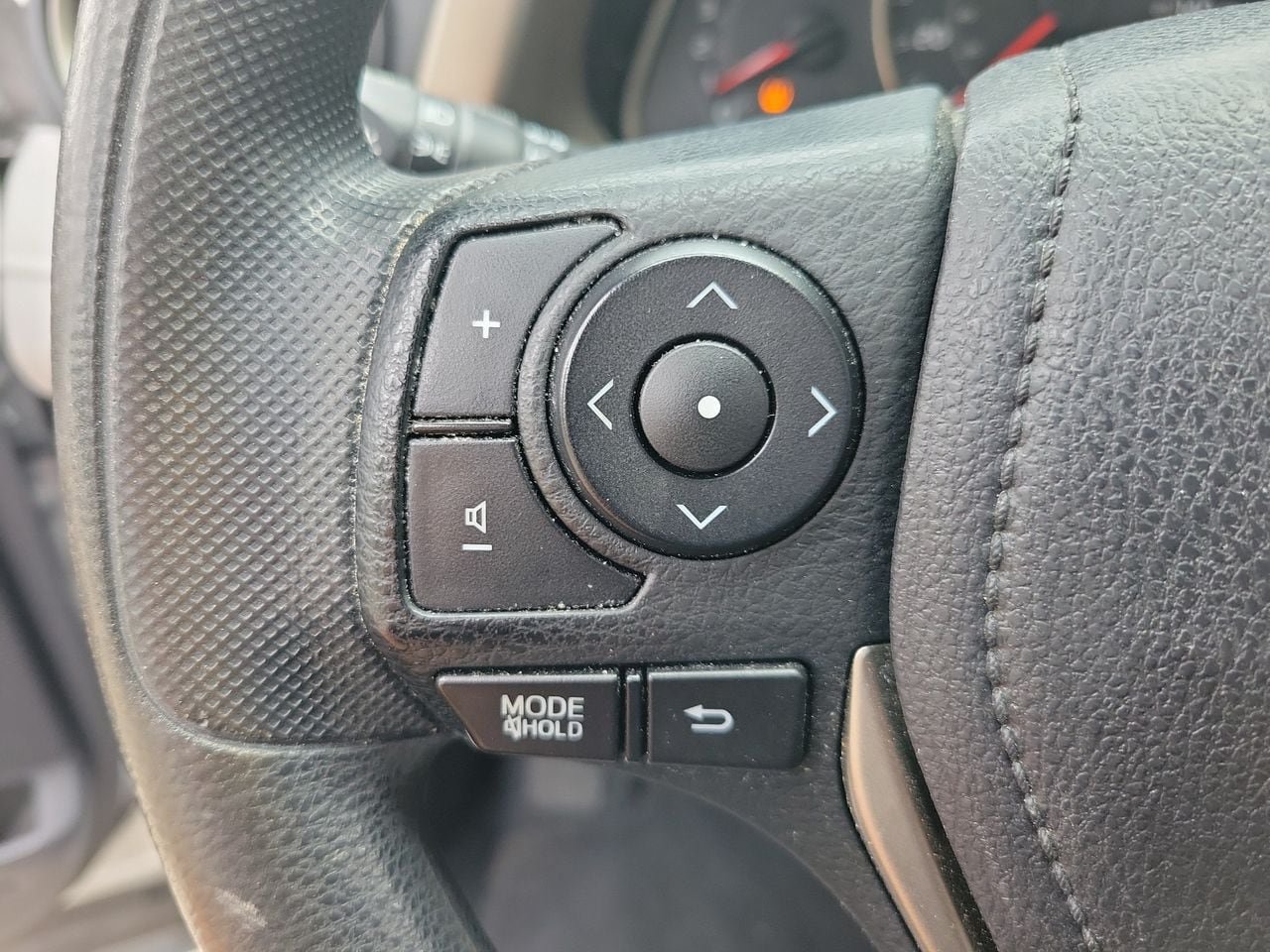 Used 2014 Toyota RAV4 XLE FWD image 18