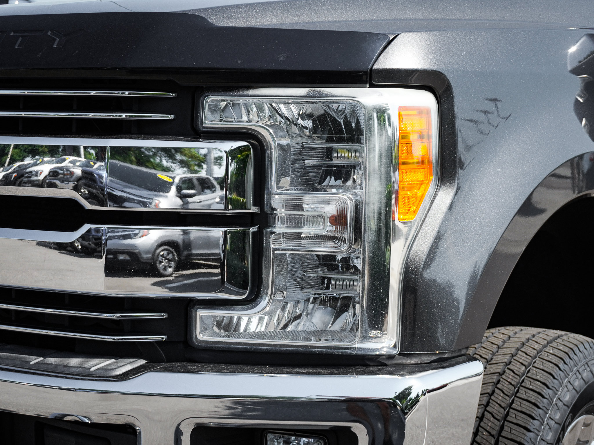 Used 2017 Ford F350 Lariat AWD/4WD image 6