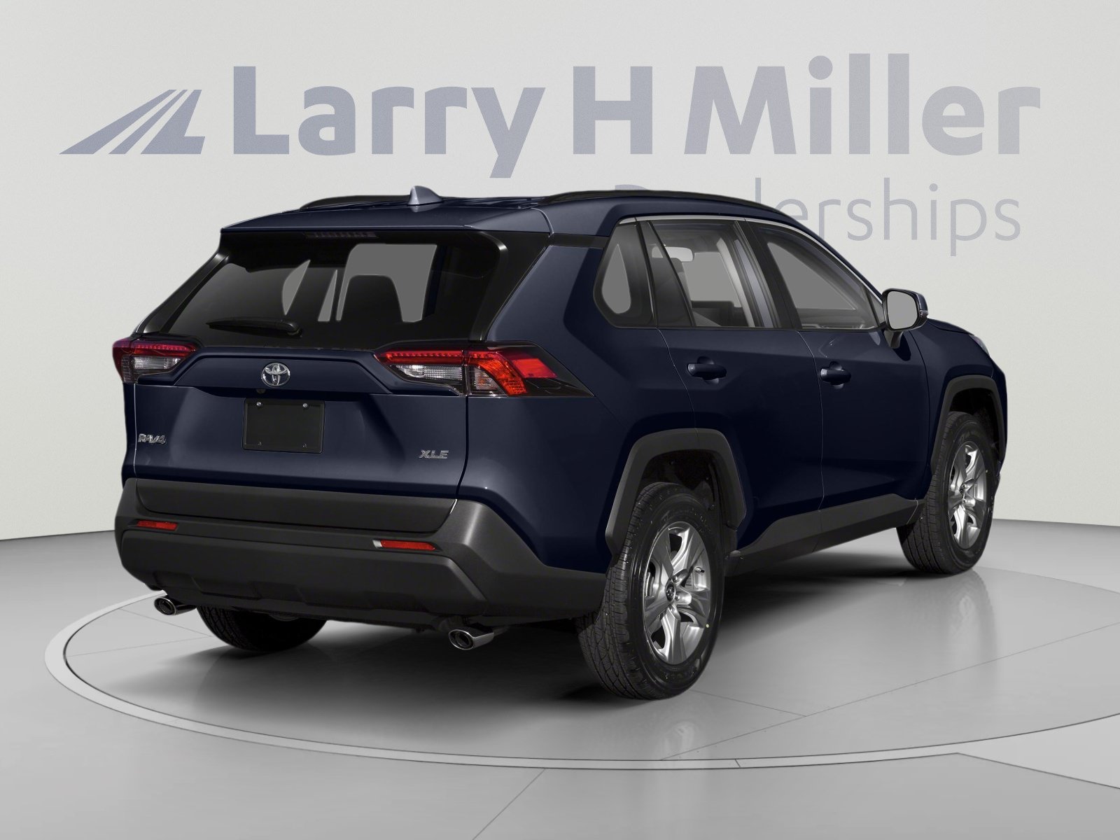 Used 2021 Toyota RAV4 XLE w/ Convenience Package AWD/4WD image 2