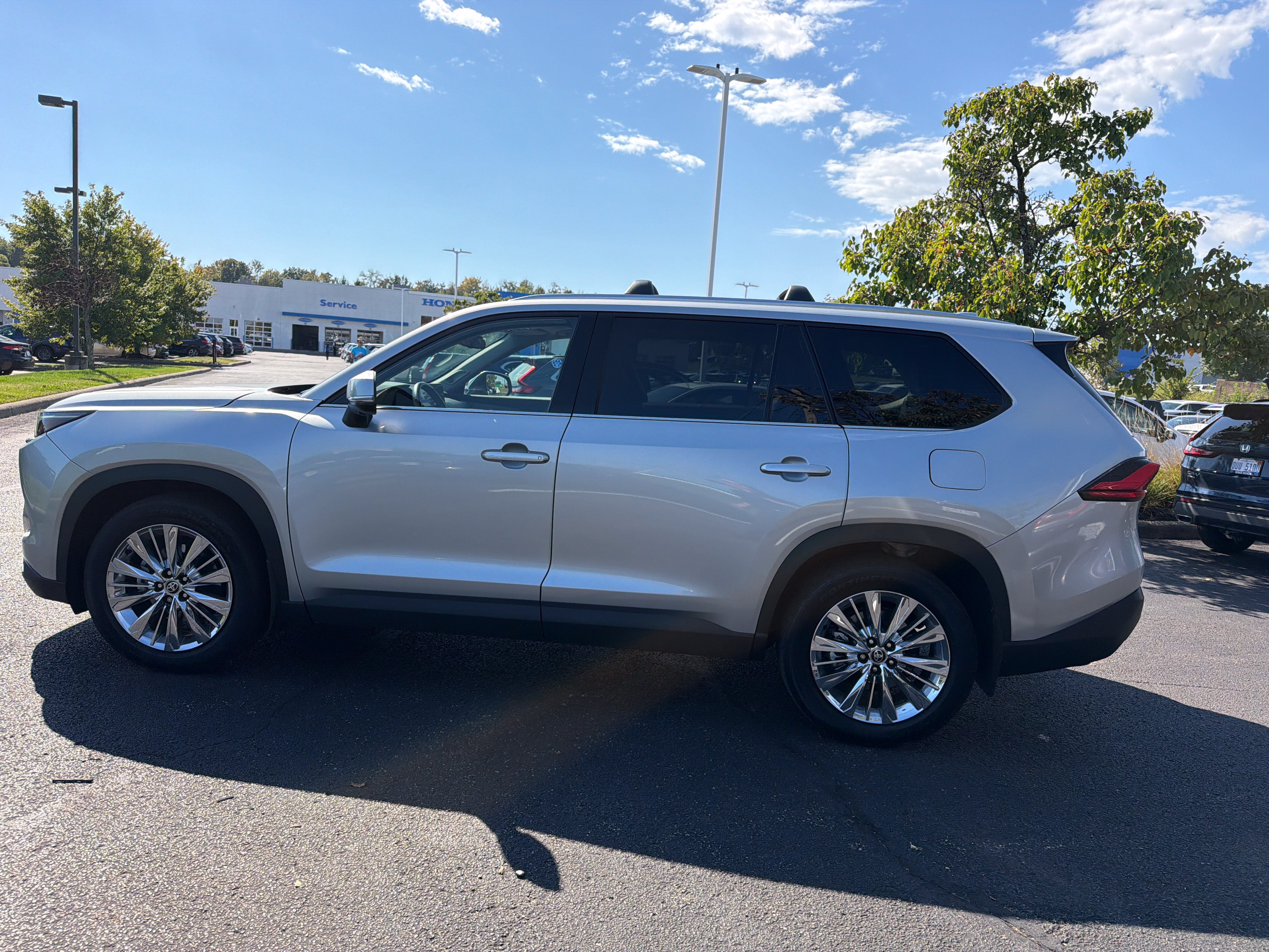 Used 2024 Toyota Grand Highlander AWD image 19