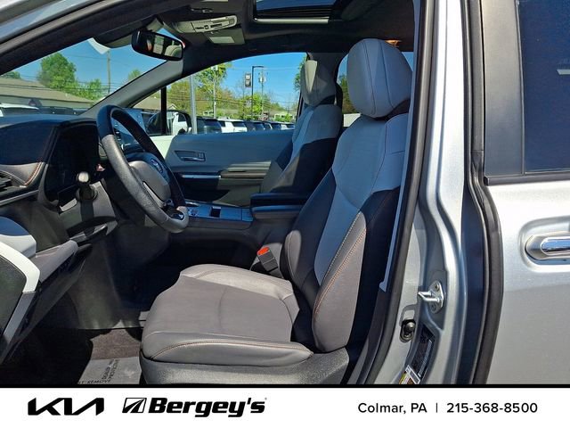 Used 2023 Toyota Sienna XSE AWD/4WD image 16