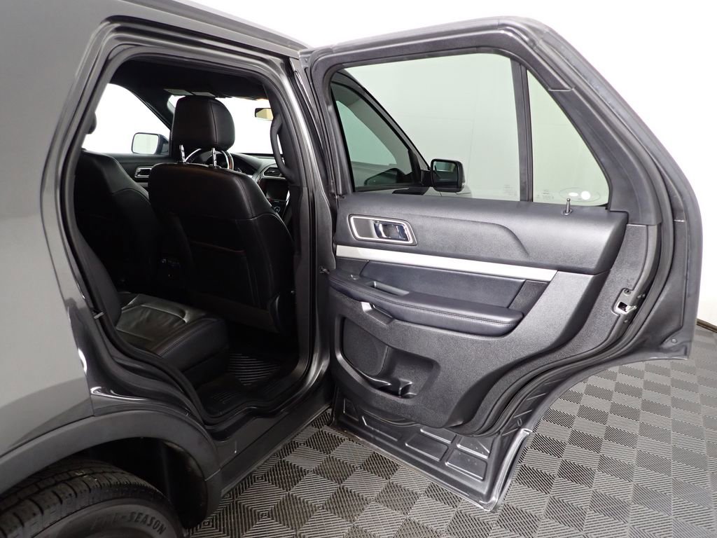 Used 2017 Ford Explorer XLT w/ Equipment Group 202A image 41