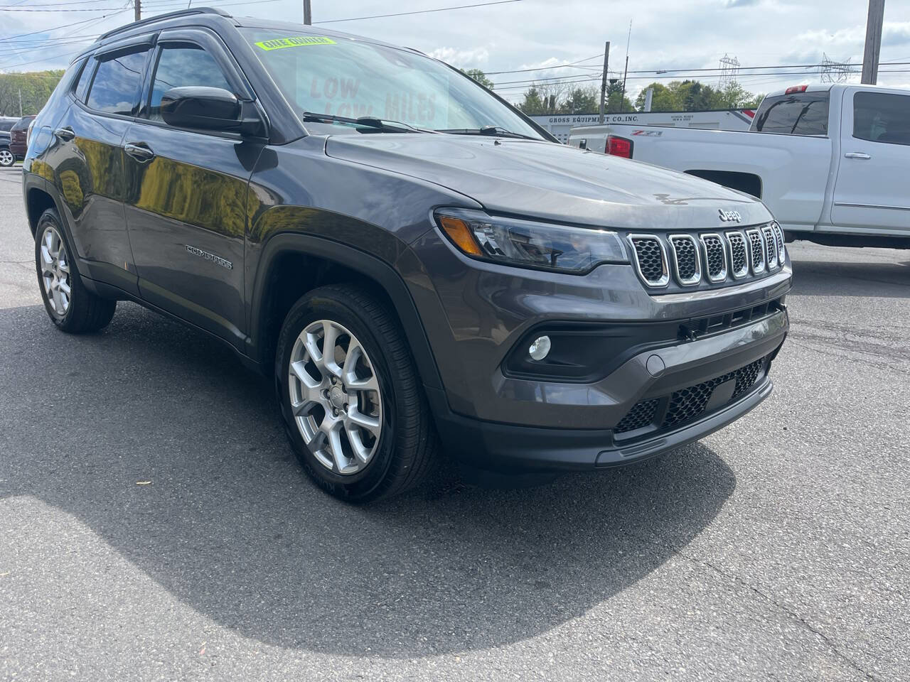 Used 2023 Jeep Compass Latitude AWD/4WD image 4