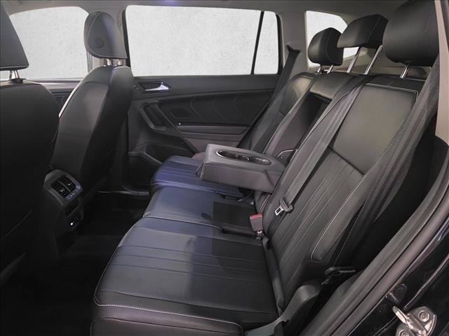 Used 2024 Volkswagen Tiguan SE w/ Panoramic Sunroof Package AWD/4WD image 14