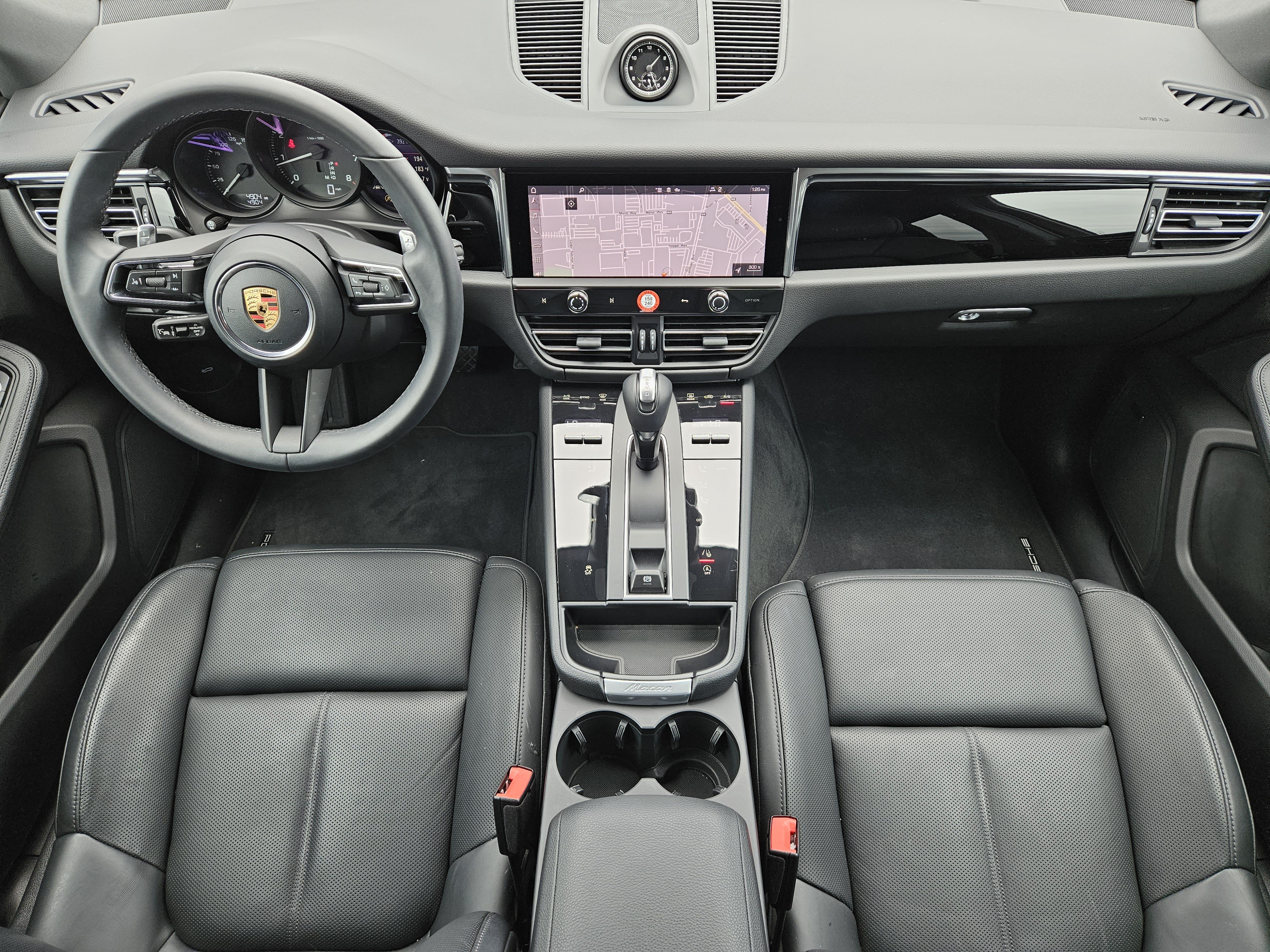 Certified 2026 Porsche Macan AWD/4WD image 24