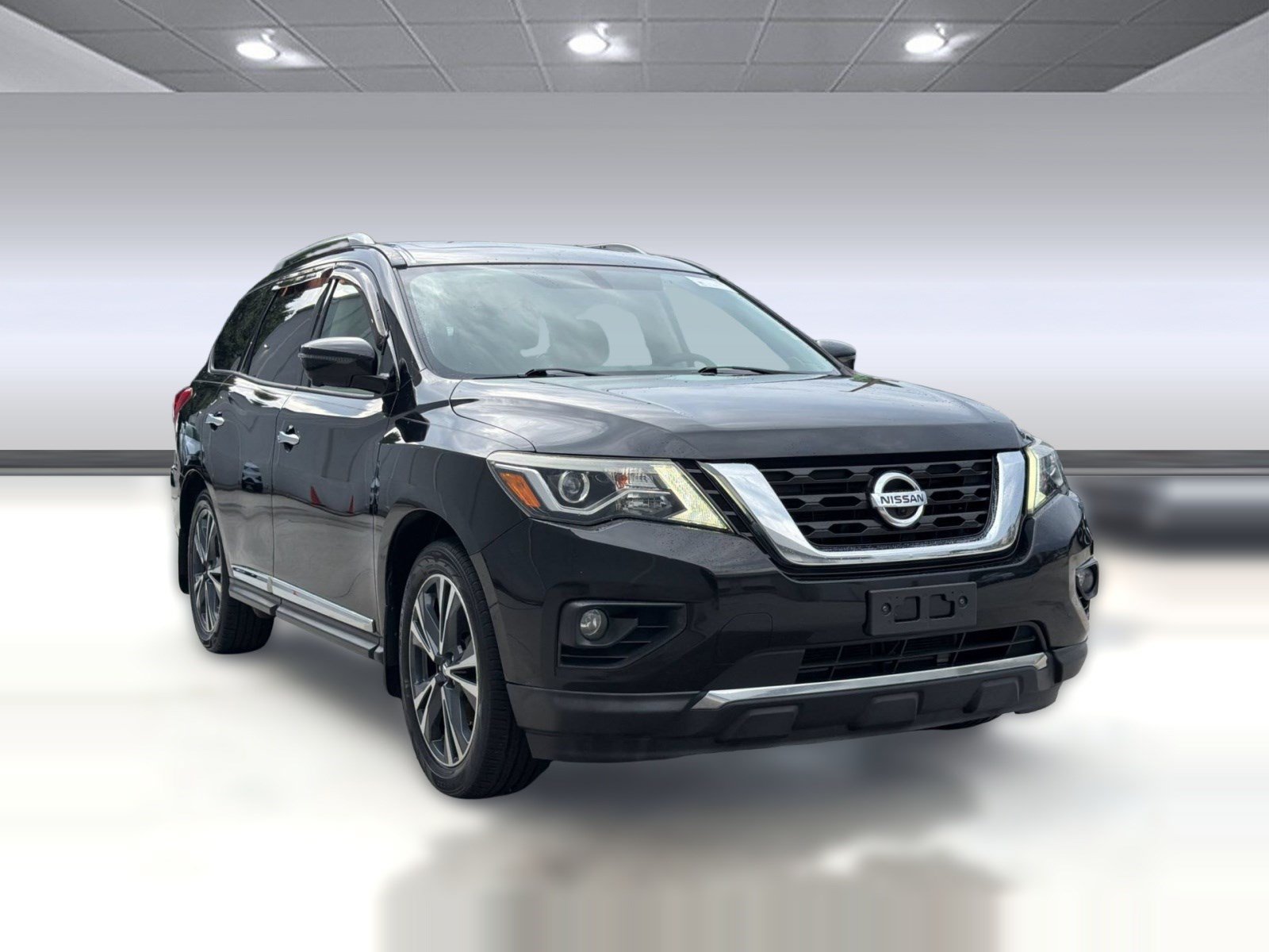 Used 2019 Nissan Pathfinder Platinum w/ Cargo Package FWD image 7