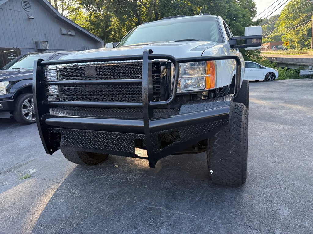 Used 2011 GMC Sierra 2500 Denali w/ Suspension Package, Off-Road AWD/4WD image 49
