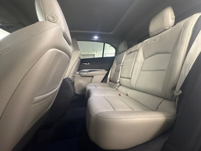 Used 2021 Cadillac XT4 Luxury w/ Cold Weather Package FWD image 10