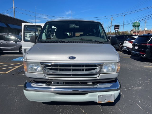 Used 2002 Ford E-150 and Econoline 150 RV image 5