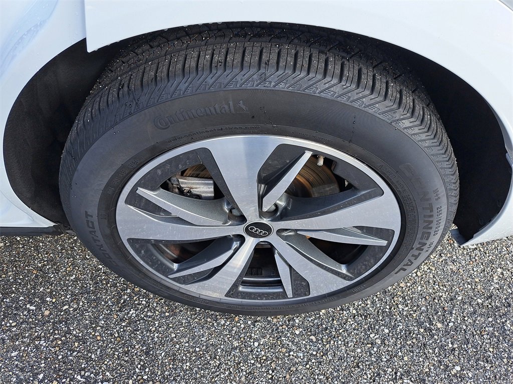 Certified 2024 Audi Q8 e-tron Premium Plus w/ Premium Plus Package image 29