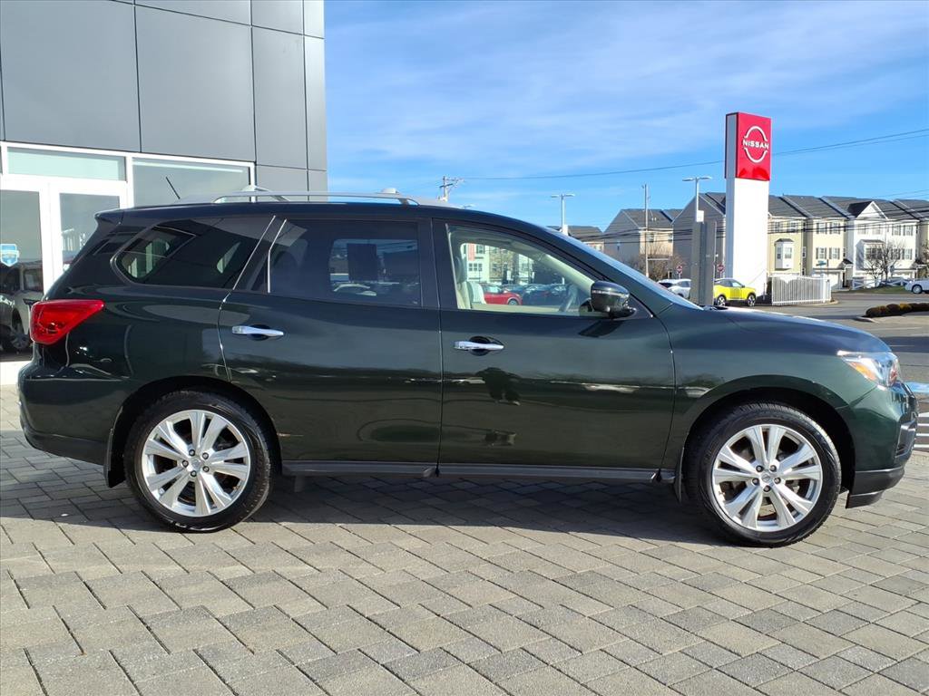 Used 2018 Nissan Pathfinder SL w/ SL Premium Package image 2