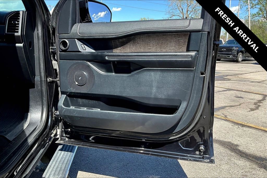 Used 2020 Ford Expedition Limited w/ Equipment Group 302A image 28