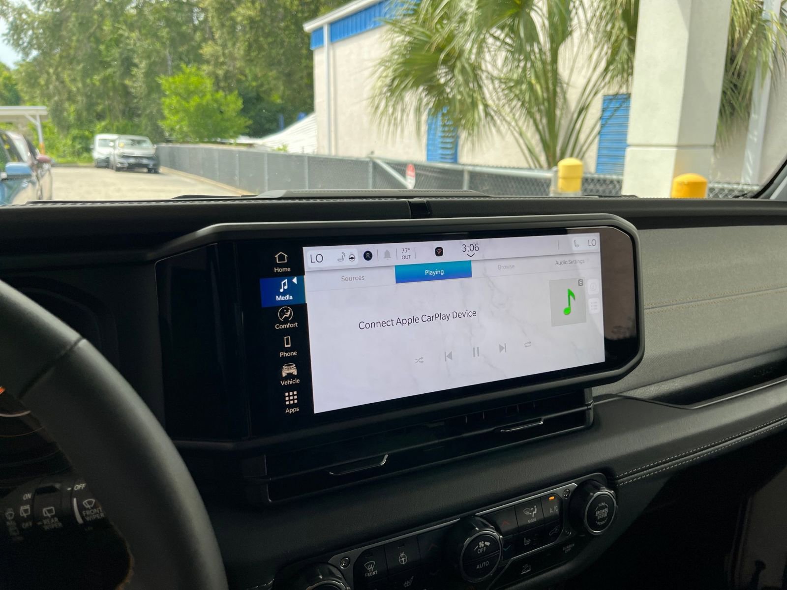 Used 2025 Jeep Wrangler Sahara image 18