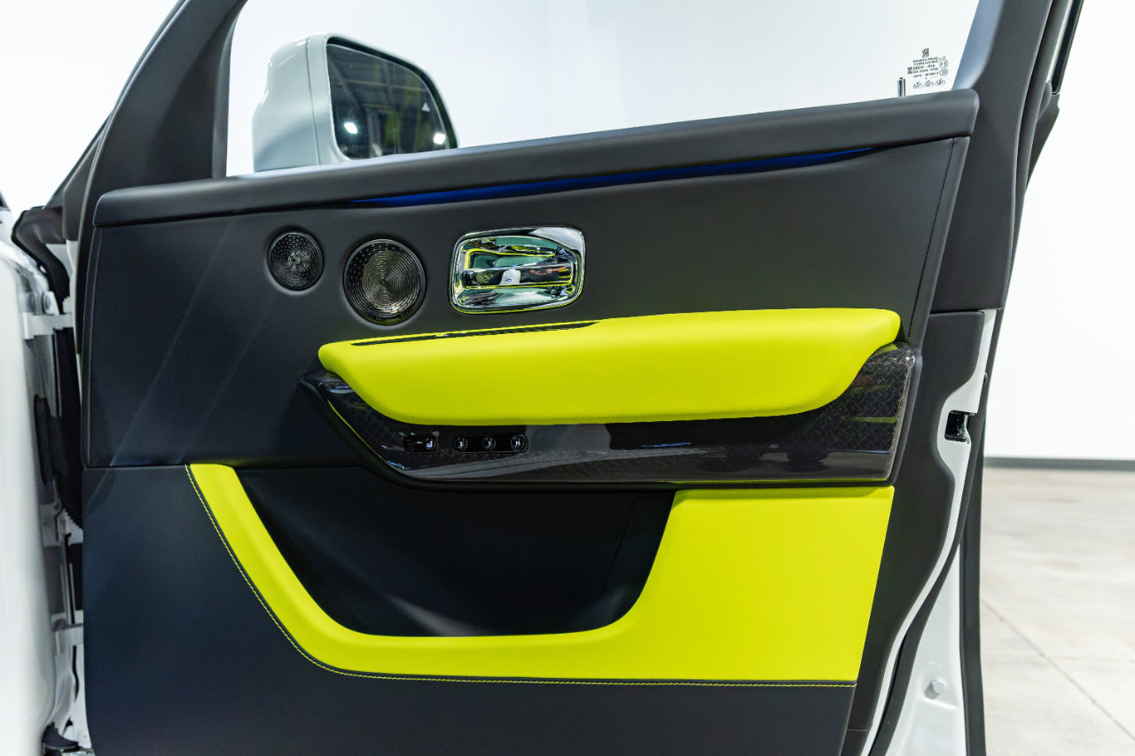 Used 2025 Rolls-Royce Cullinan Black Badge image 34