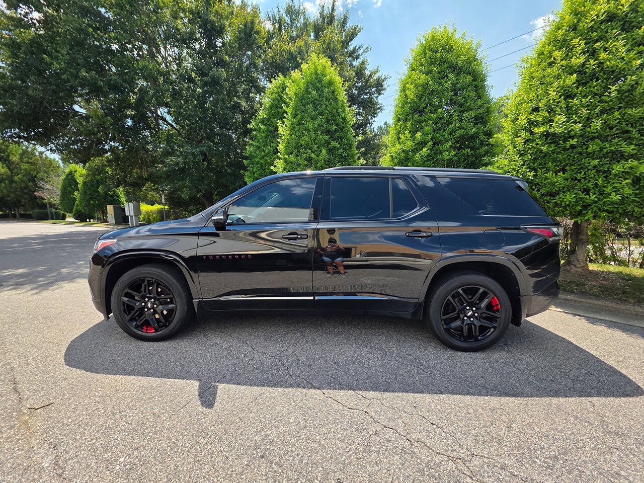 Used 2018 Chevrolet Traverse Premier w/ Redline Edition AWD/4WD image 2