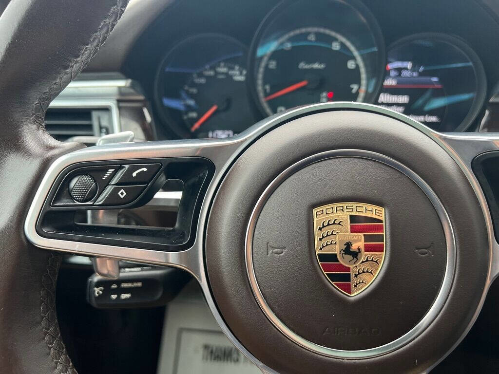 Used 2017 Porsche Macan Turbo image 39