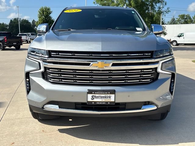 Used 2024 Chevrolet Suburban Premier w/ Advanced Technology Package AWD/4WD image 4