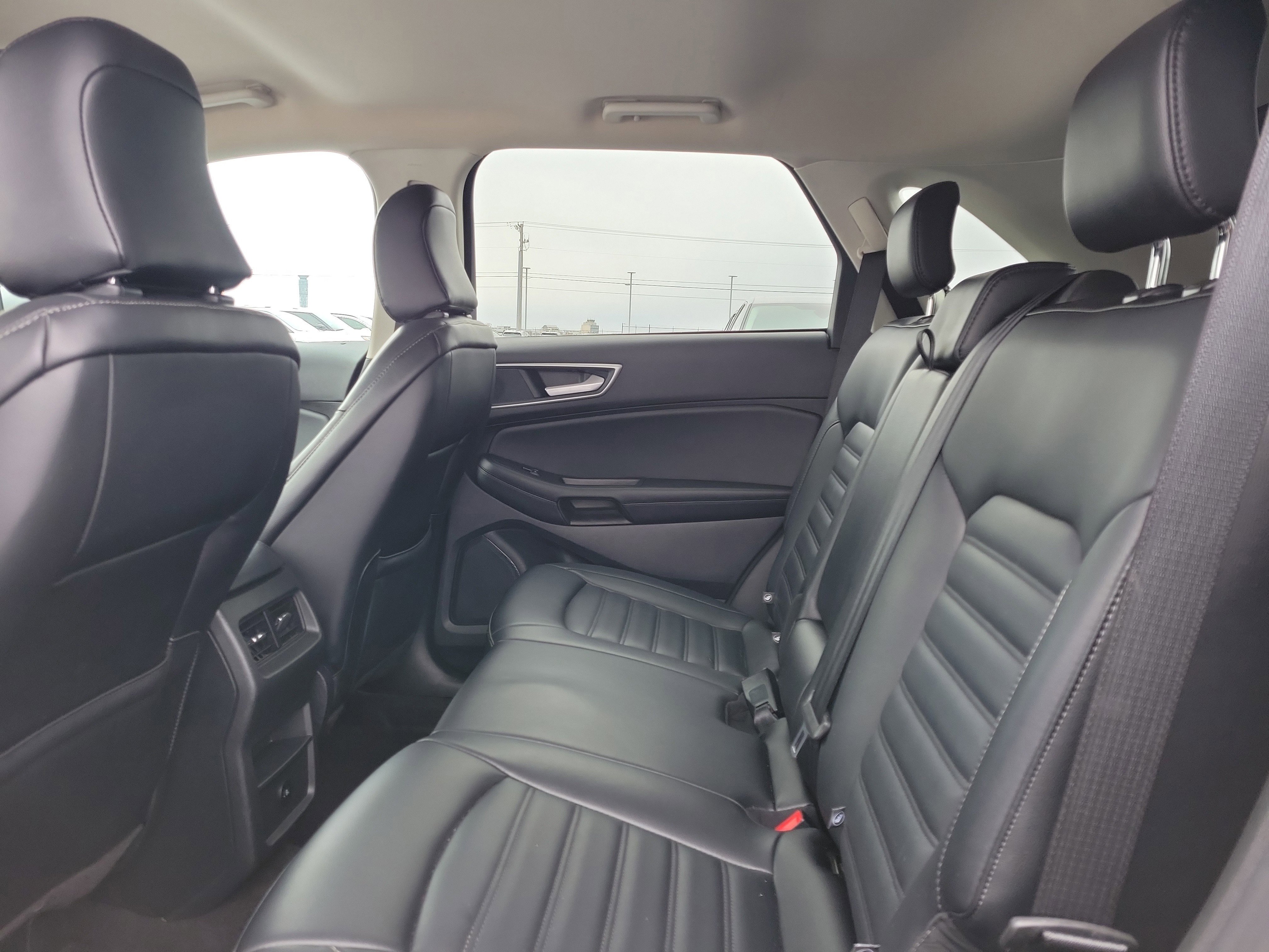 Used 2024 Ford Edge SEL AWD/4WD image 11