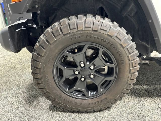 Used 2023 Jeep Gladiator Sport AWD/4WD image 3