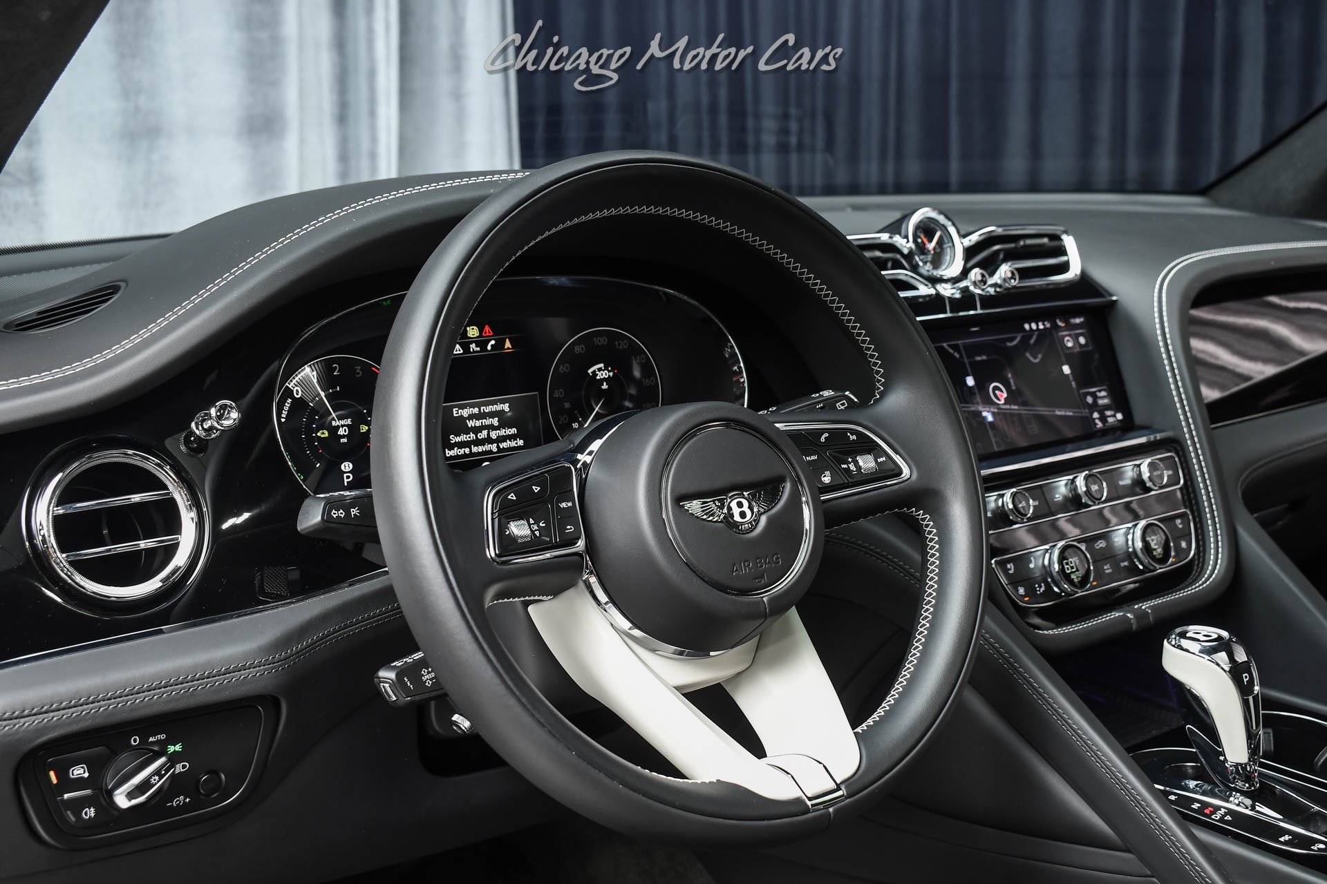 Used 2023 Bentley Bentayga Plug-In Hybrid image 9