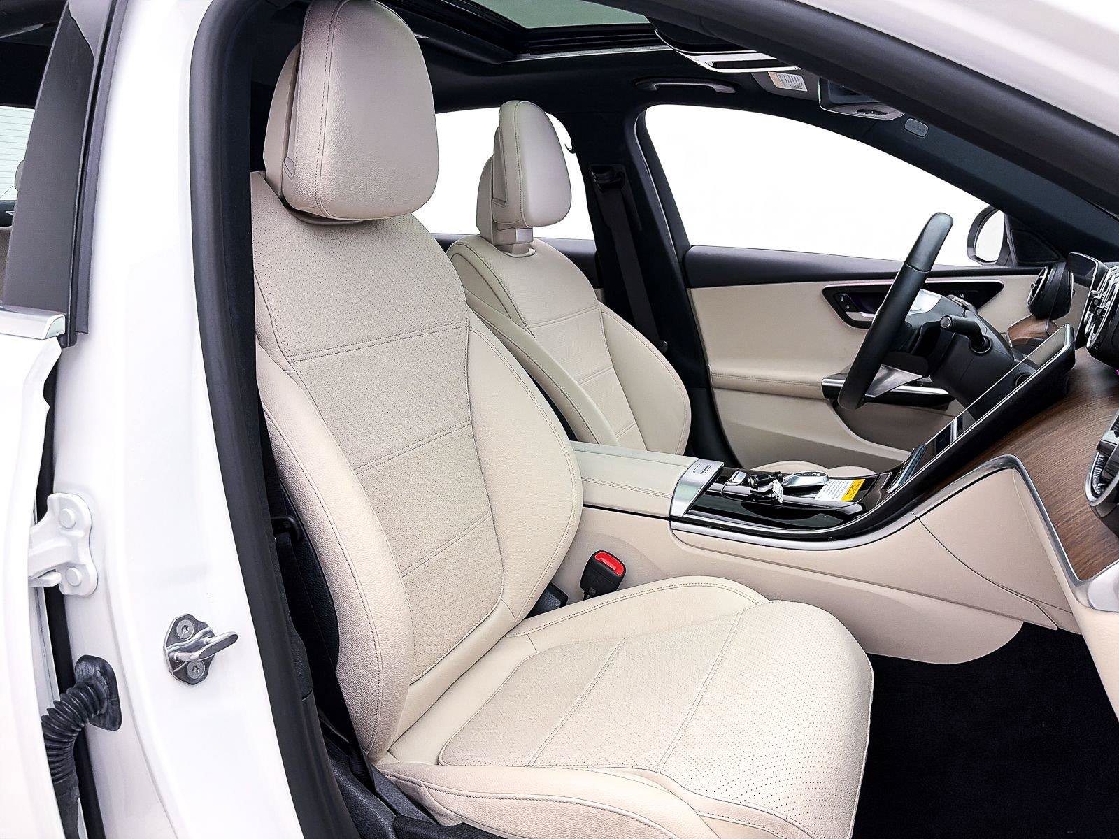 Used 2024 Mercedes-Benz C 300 Sedan image 37