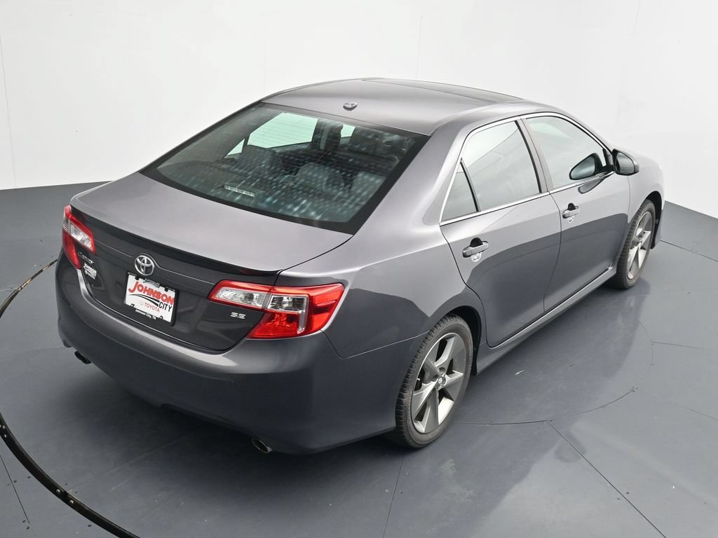 Used 2014 Toyota Camry SE w/ Leather Package FWD image 29