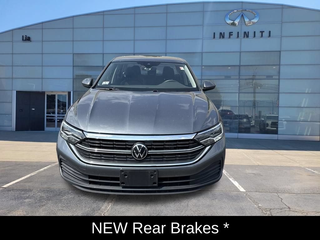 Used 2024 Volkswagen Jetta SE FWD image 9