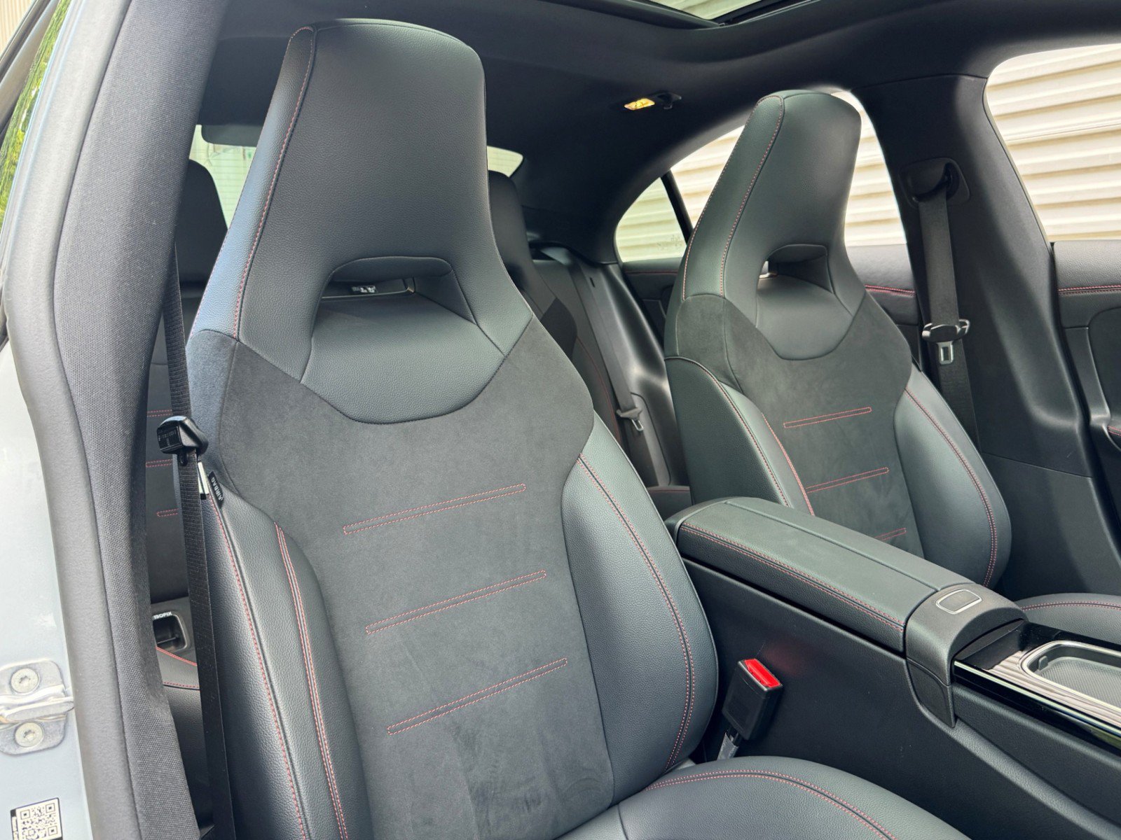 Used 2025 Mercedes-Benz CLA 250 image 41
