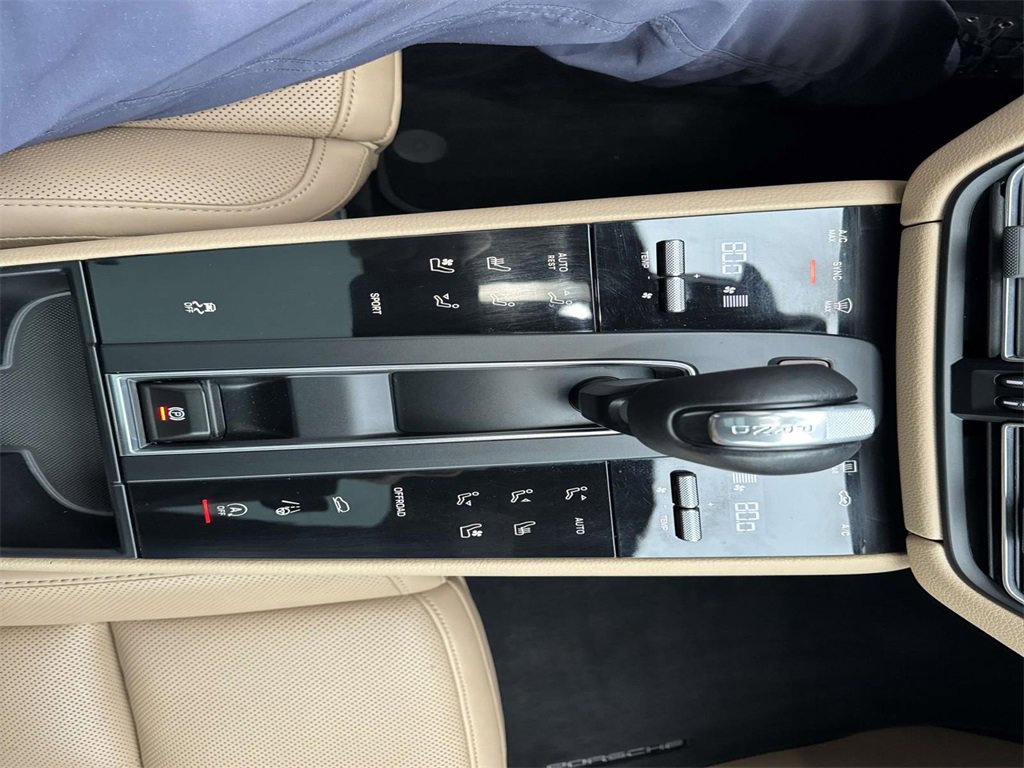 Used 2024 Porsche Macan image 26