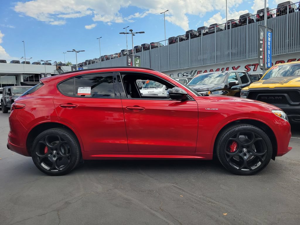 Used 2023 Alfa Romeo Stelvio Veloce AWD/4WD image 33