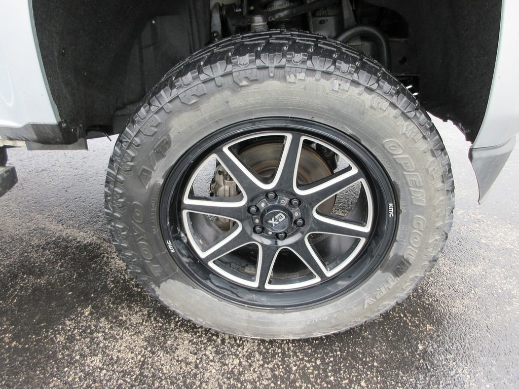 Used 2017 Chevrolet Colorado LT w/ Luxury Package, Chrome image 9