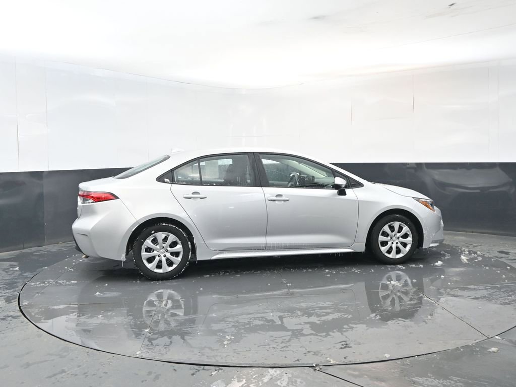 Used 2025 Toyota Corolla LE image 6