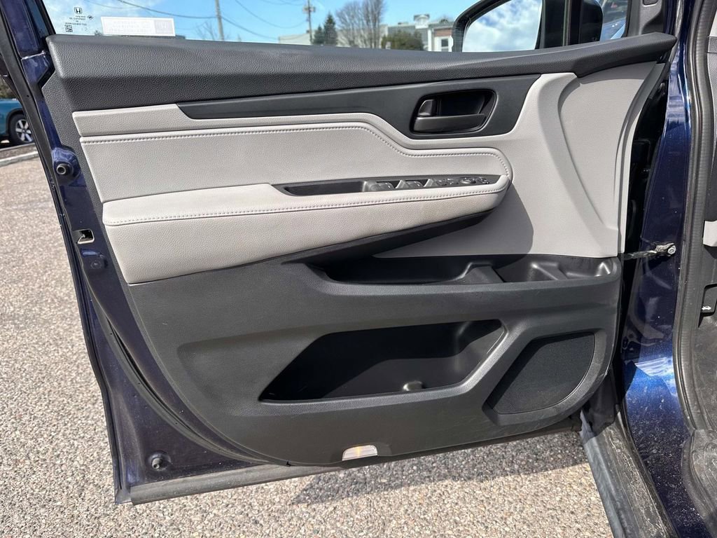 Used 2018 Honda Odyssey EX image 8