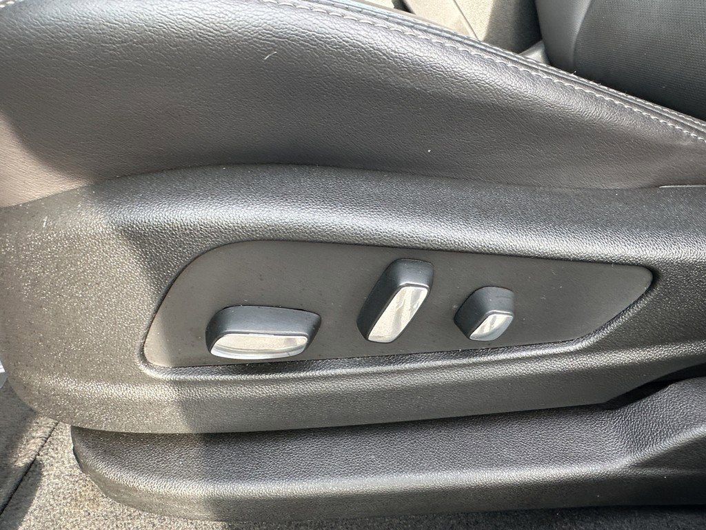 Certified 2025 Cadillac XT5 Premium Luxury image 20