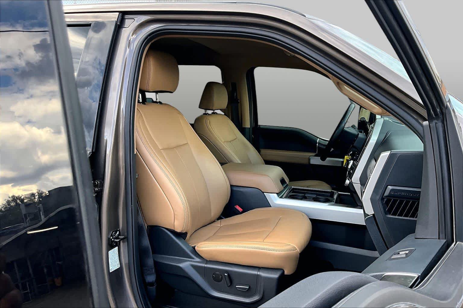 Certified 2022 Ford F350 Lariat AWD/4WD image 9